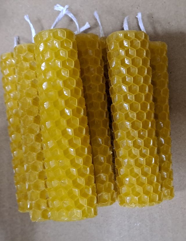 Ocho Velas de cera de abeja artesanales