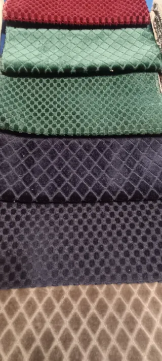 Retales de telas variadas