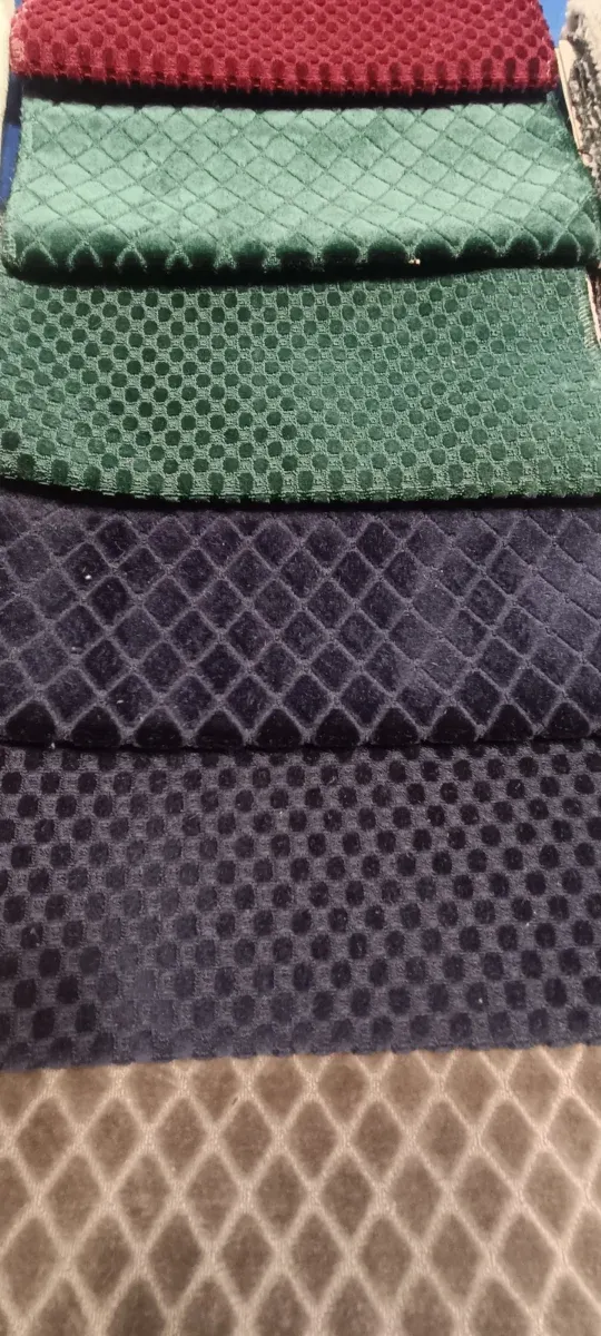 Retales de telas variadas