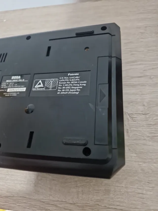 Consola Sega Mega Drive 16-Bit Negra