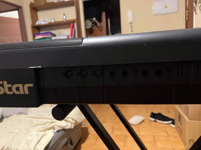 Piano Goldstar GS 1000