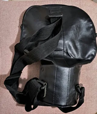 Funda Tamron para cámara.