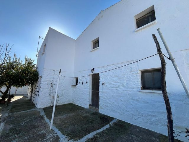 Casa con jardín - Pueblo Pizarro (Cáceres)