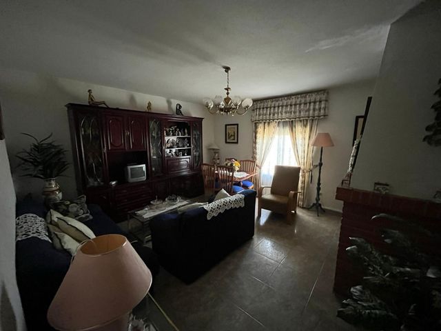 Casa con jardín - Pueblo Pizarro (Cáceres)