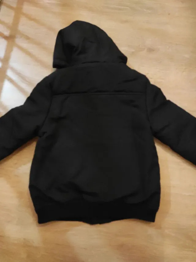 Cazadora negra 7/8 años 128cm