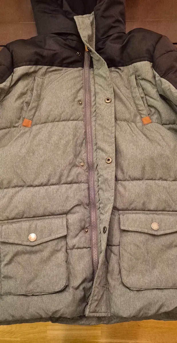 Chaqueta acolchada con capucha