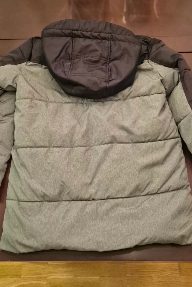 Chaqueta acolchada con capucha