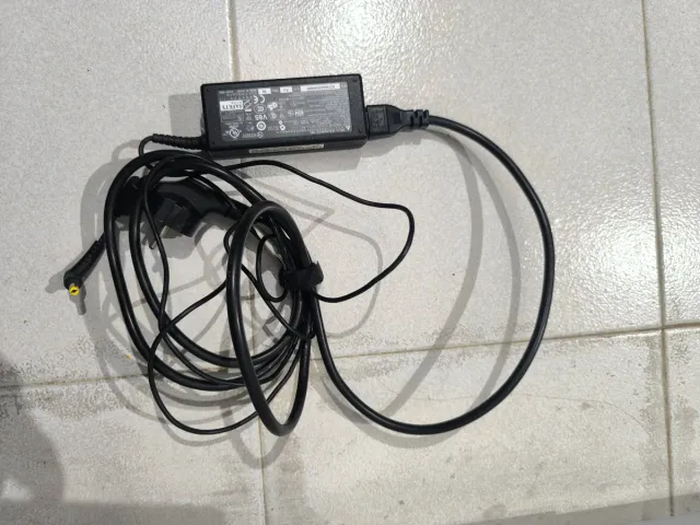 Cargador portátil 65W