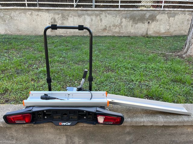 Portamotos TOWCAR Racing para bola de remolque