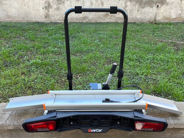 Portamotos TOWCAR Racing para bola de remolque