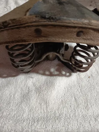 Sillín de bicicleta antiguo