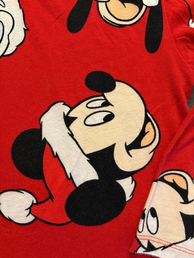 Camiseta Disney Navidad Talla T 6-8 H & M