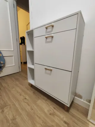 Zapatero blanco nuevo