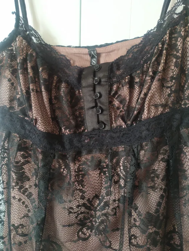 Top fiesta encaje Stradivarius T-S