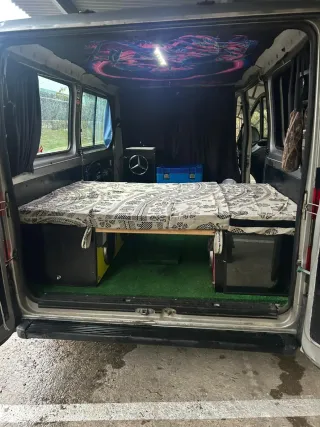 Muebles Camper: Cama, Mesa y Fregadero