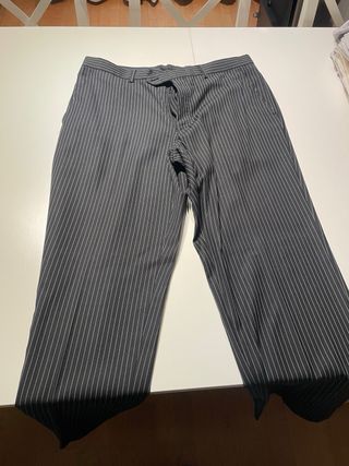 Traje de chaqueta y corbata chico