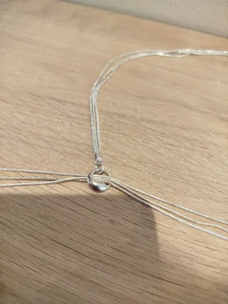 Collar 3 rosas colgantes