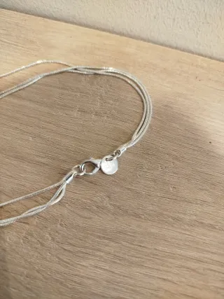 Collar 3 rosas colgantes