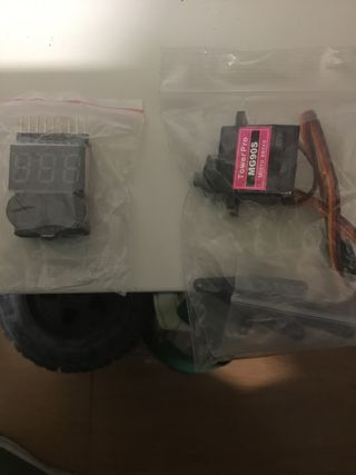 Batería y Micro Servo MG90S