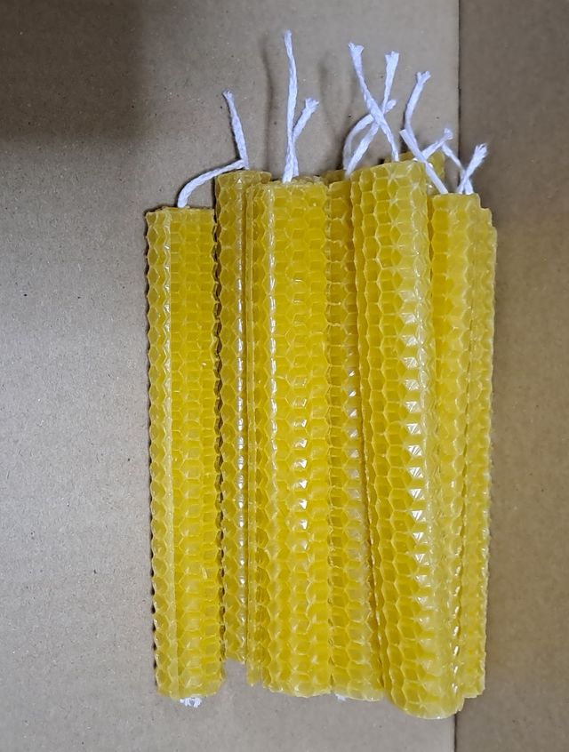 12 Velas Cera de Abeja Natural