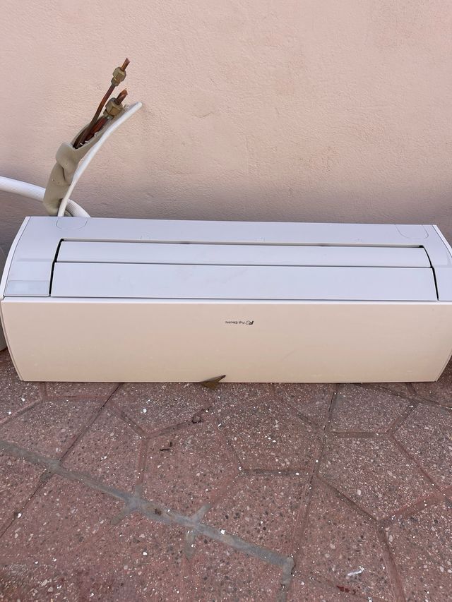 Aire acondicionado Fujitsu en perfecto estado.
