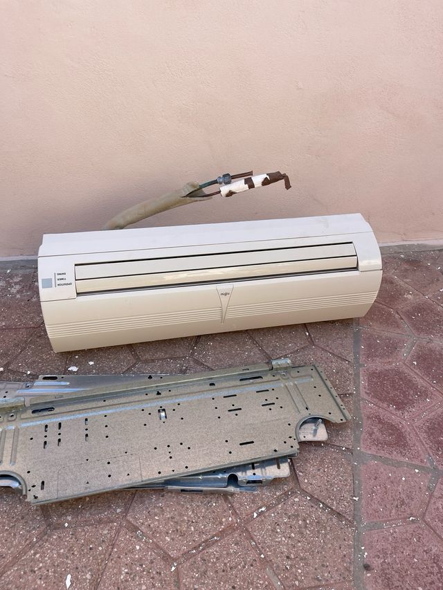 Aire acondicionado Fujitsu en perfecto estado.
