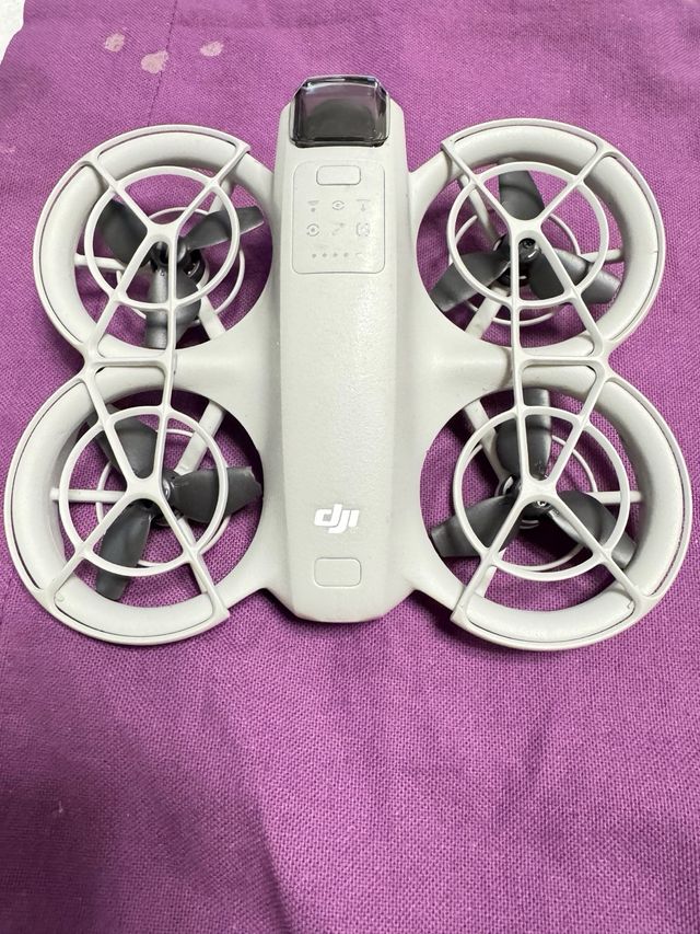 Dron DJI Neo + 3 Baterías y cargador