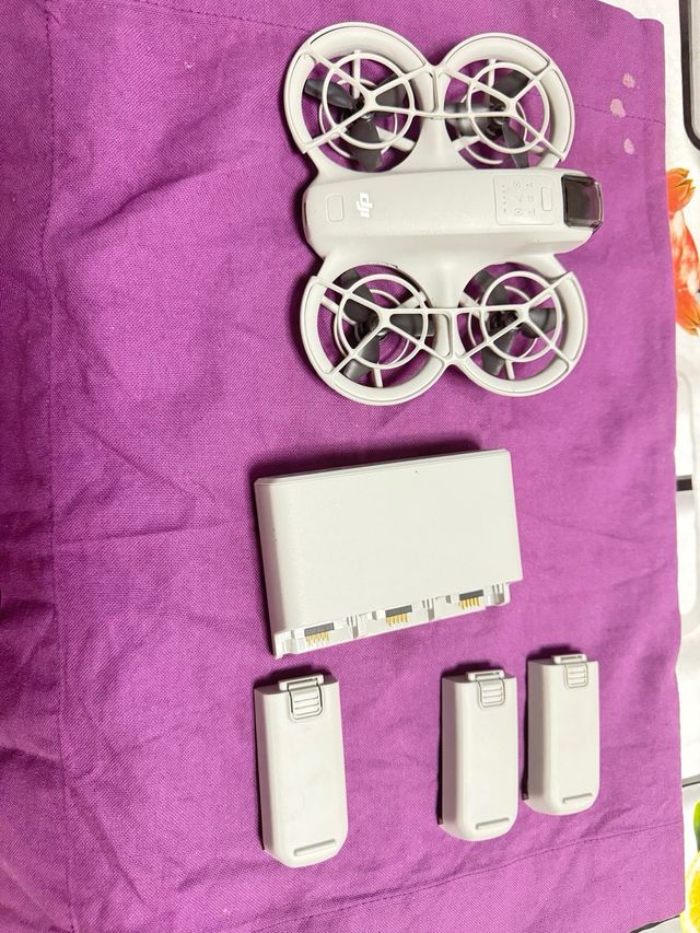 Dron DJI Neo + 3 Baterías y cargador