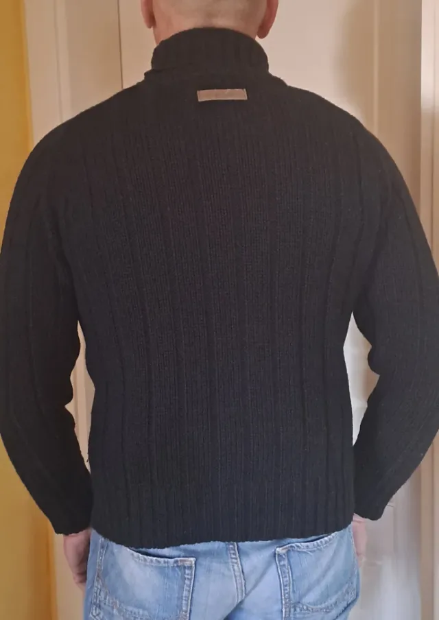 Maglione uomo nero collo alto