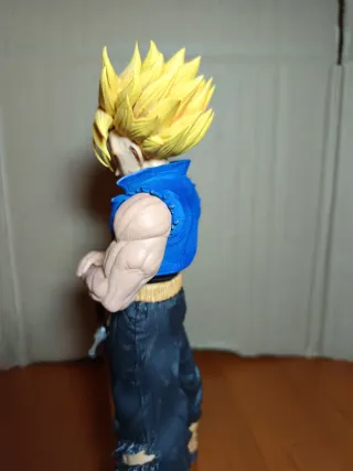 Figura Trunks del Futuro Super Saiyan Anime