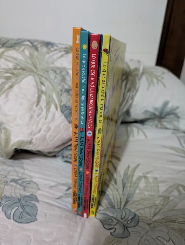 4 libros coleccion: Lo que escuchó la mariquita