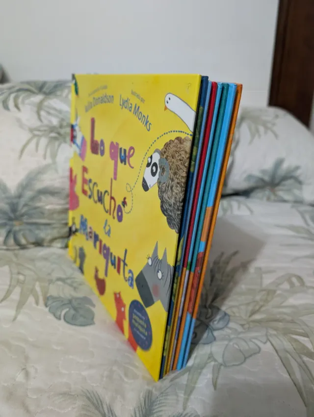 4 libros coleccion: Lo que escuchó la mariquita