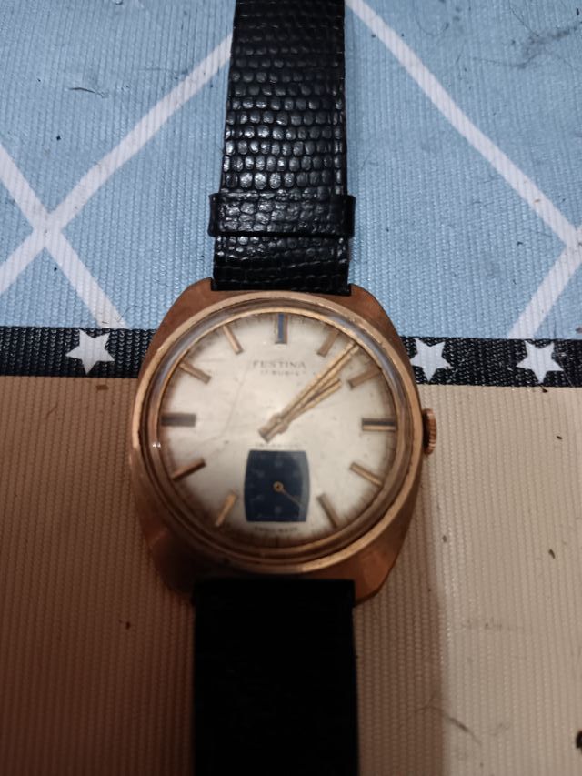 Reloj Festina Vintage Dorado y Negro