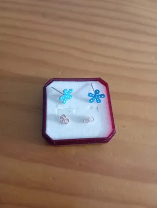 Pendientes infantiles flor azul y blanco