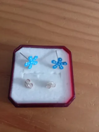 Pendientes infantiles flor azul y blanco