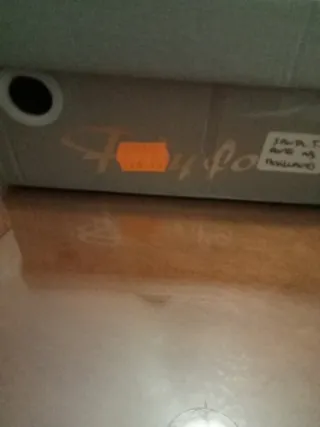 Tacones negros brillantes