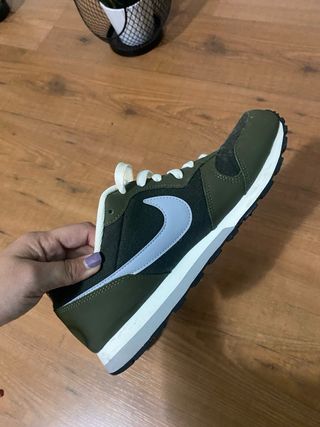 Nike MD Runner Verde Talla 40