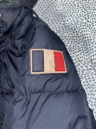 Chaqueta Moncler con capucha azul