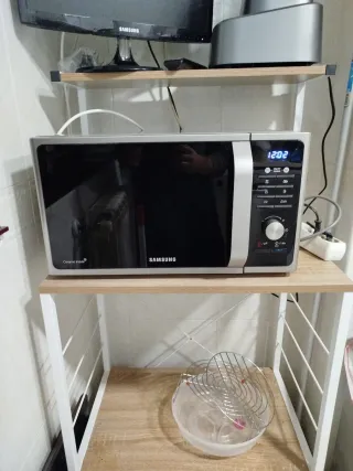 Microondas grill Samsung ceramic inside.800W,23L