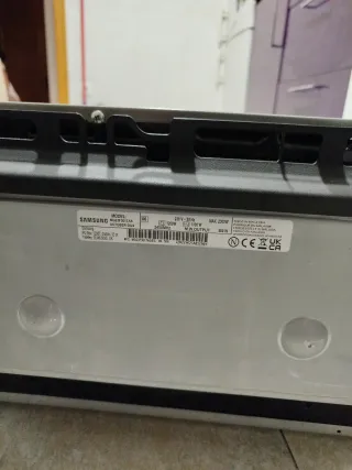 Microondas grill Samsung ceramic inside.800W,23L