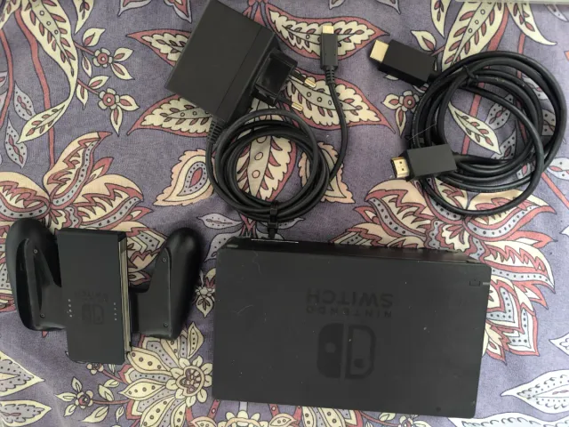 Nintendo Switch + 5 Juegos Pokémon