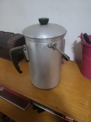 Lechera Suiza Antigua