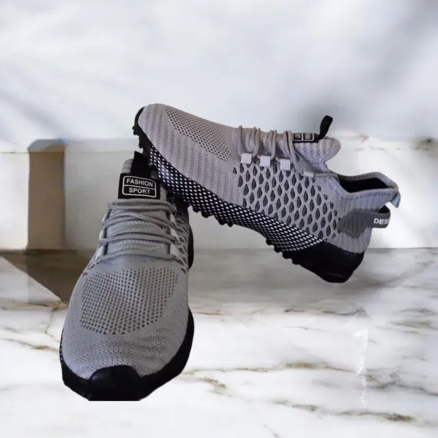 Nuevas zapatillas deportivas a estrenar