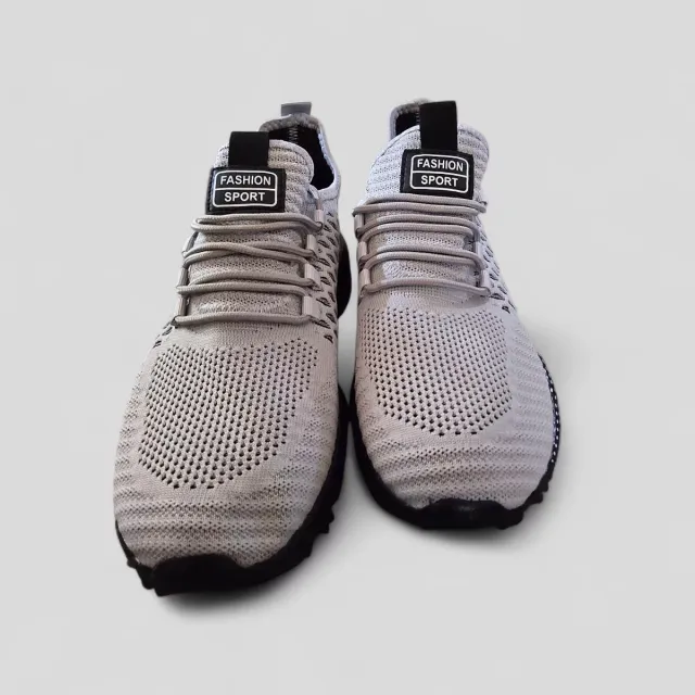 Nuevas zapatillas deportivas a estrenar