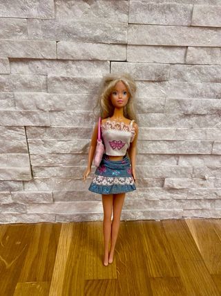 Muñeca Barbie con bolso