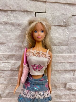 Muñeca Barbie con bolso