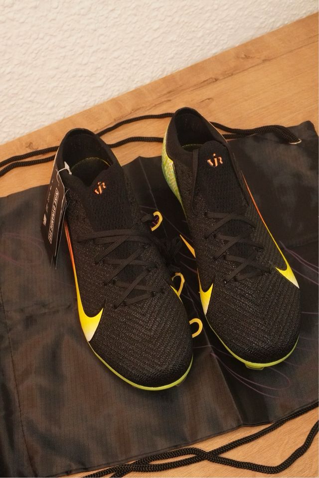 Botas de fútbol Nike Vinicius Pro nuevas sin uso