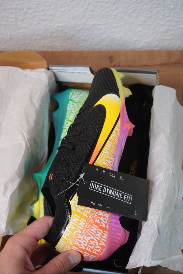 Botas de fútbol Nike Vinicius Pro nuevas sin uso