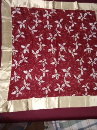 Set 2 Tovaglie e 4 Centrotavola Natalizi