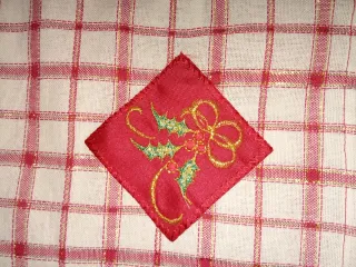 Set 2 Tovaglie e 4 Centrotavola Natalizi